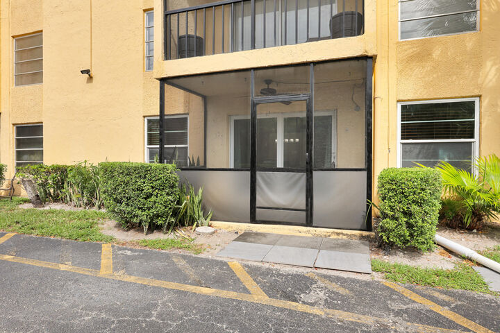 Property Photo:  490 NW 20th Street 1140  FL 33431 