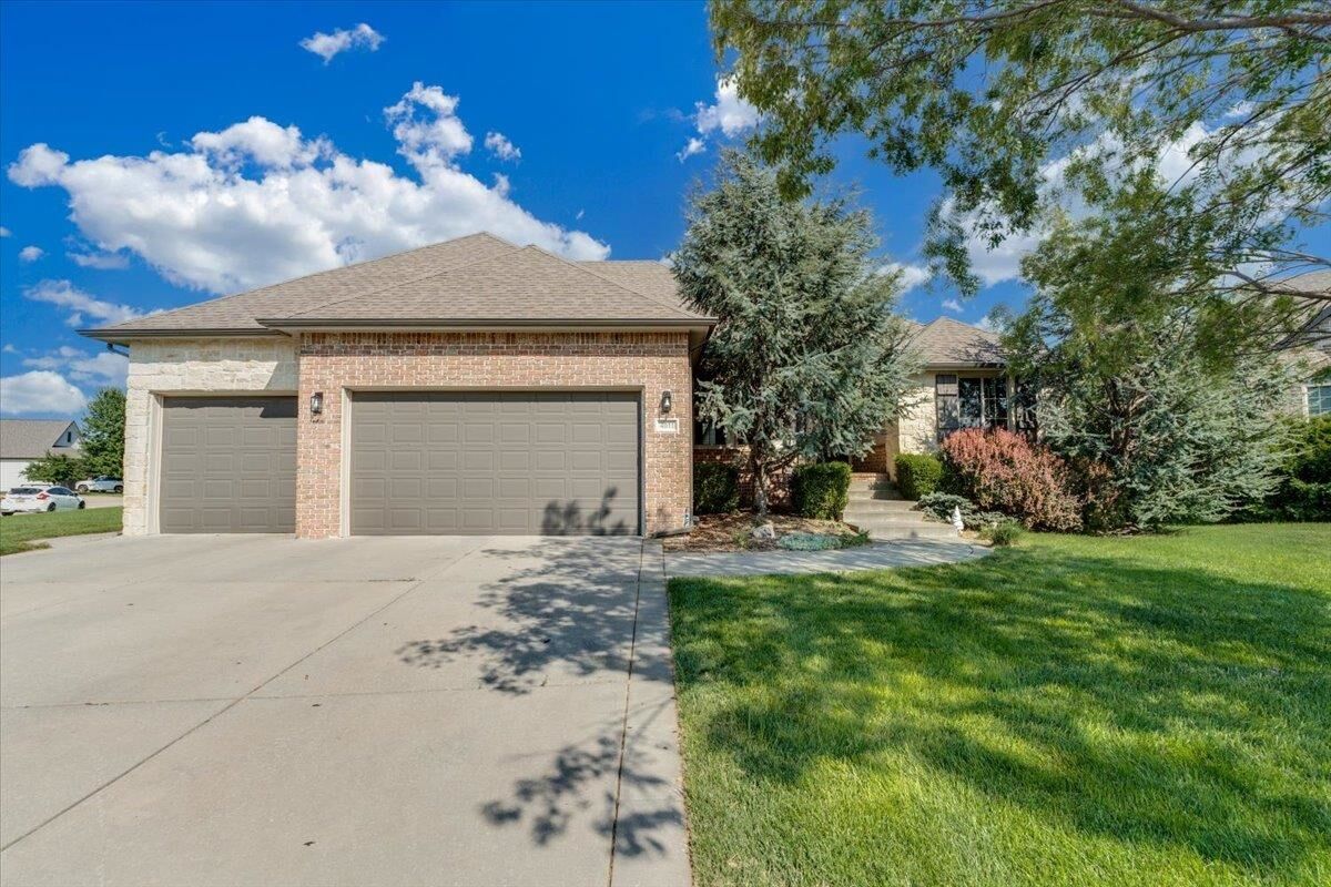 Property Photo:  4011 N Bluestem Ct  KS 67101 