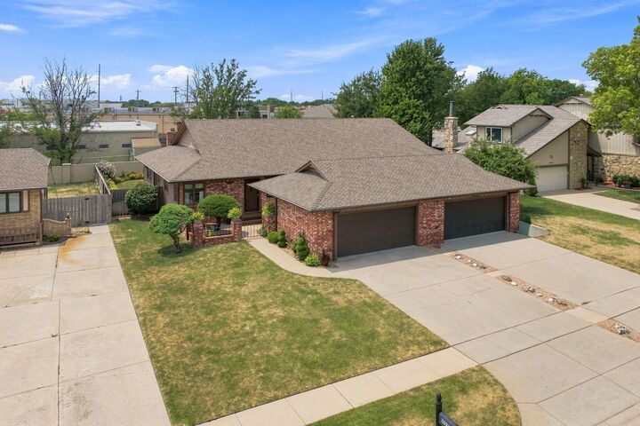 Property Photo:  10231 W Alamo St  KS 67212 
