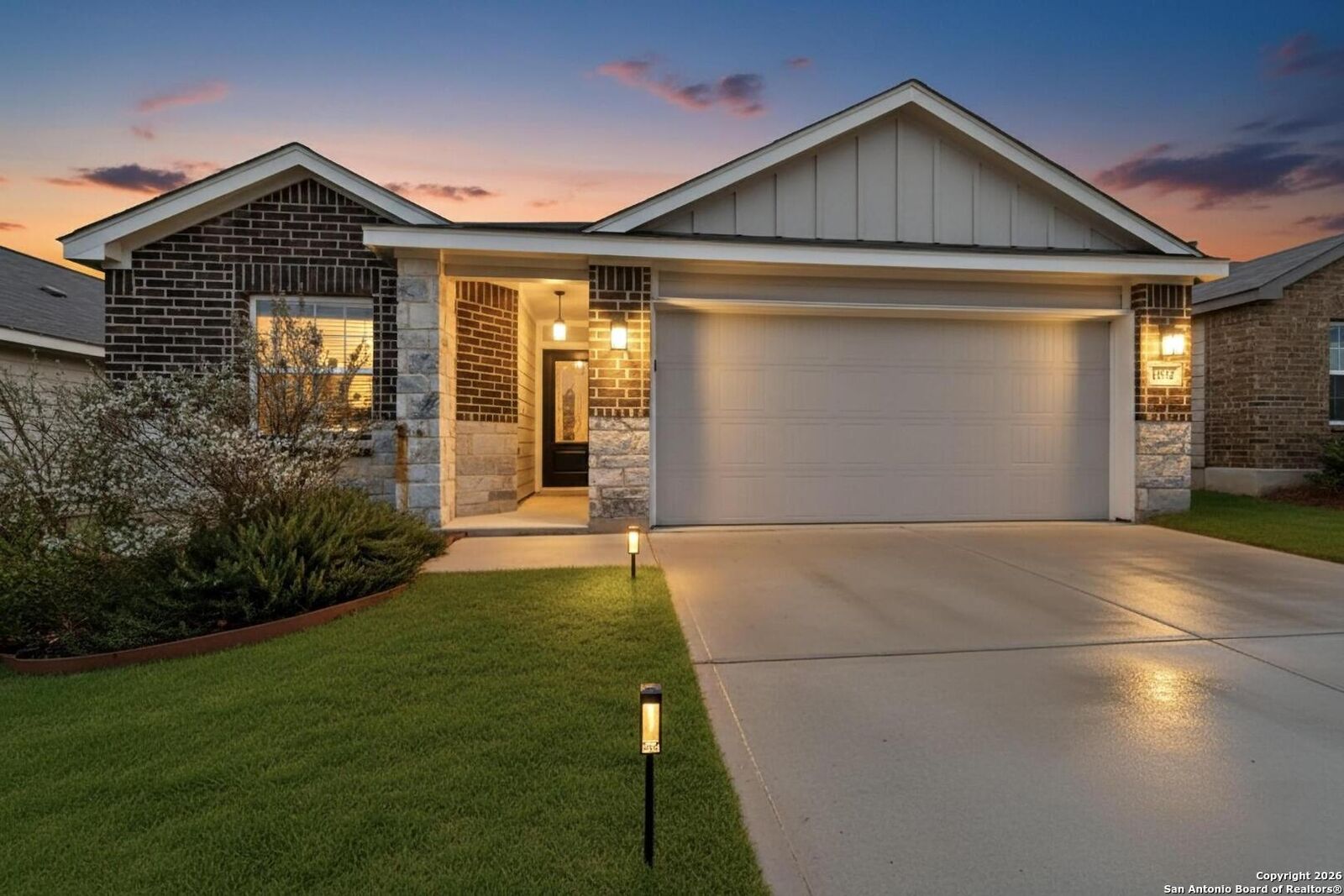 Property Photo: 6806 Bale Rdg TX 78252