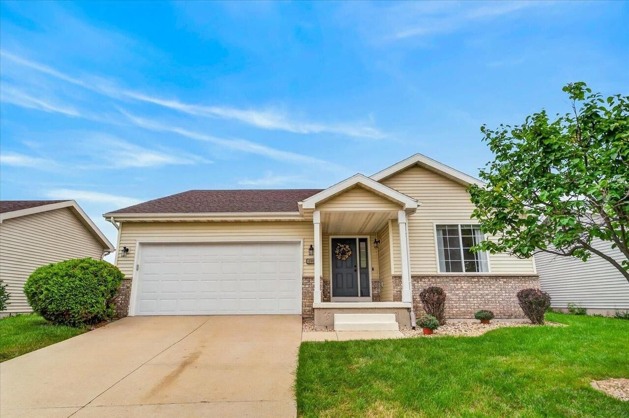 Property Photo: 248 Tall Grass Trail WI 53590
