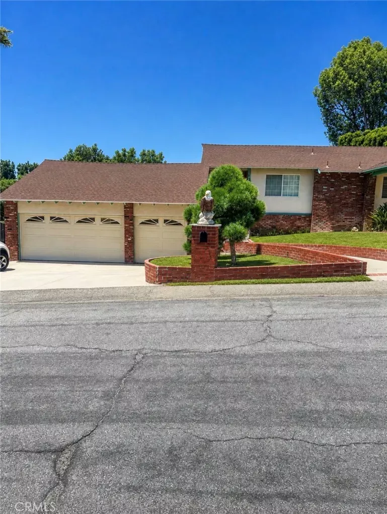 Property Photo:  1231 Meadowland  CA 90631 