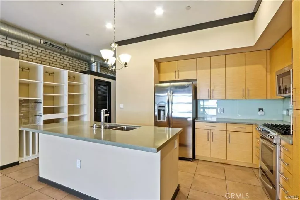 Property Photo:  133 The Promenade North 311  CA 90802 