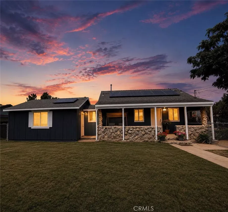 Property Photo: 889 Pennsylvania CA 92223