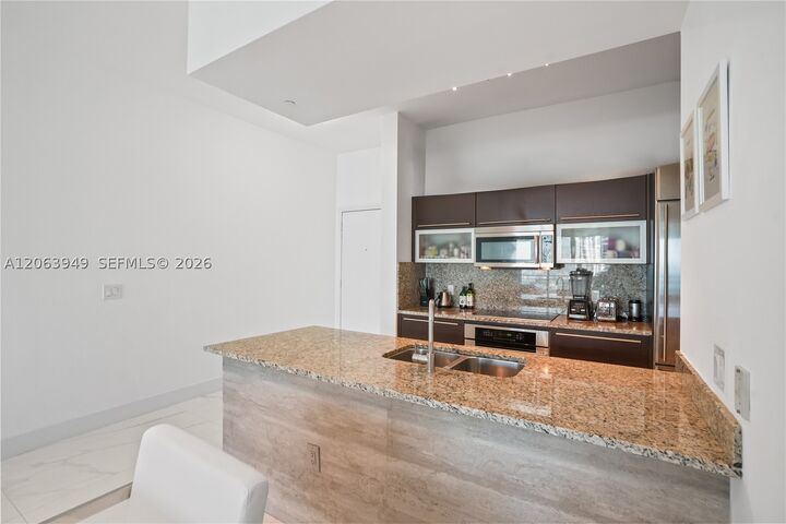 Property Photo:  950 Brickell Bay Dr 4101  FL 33131 