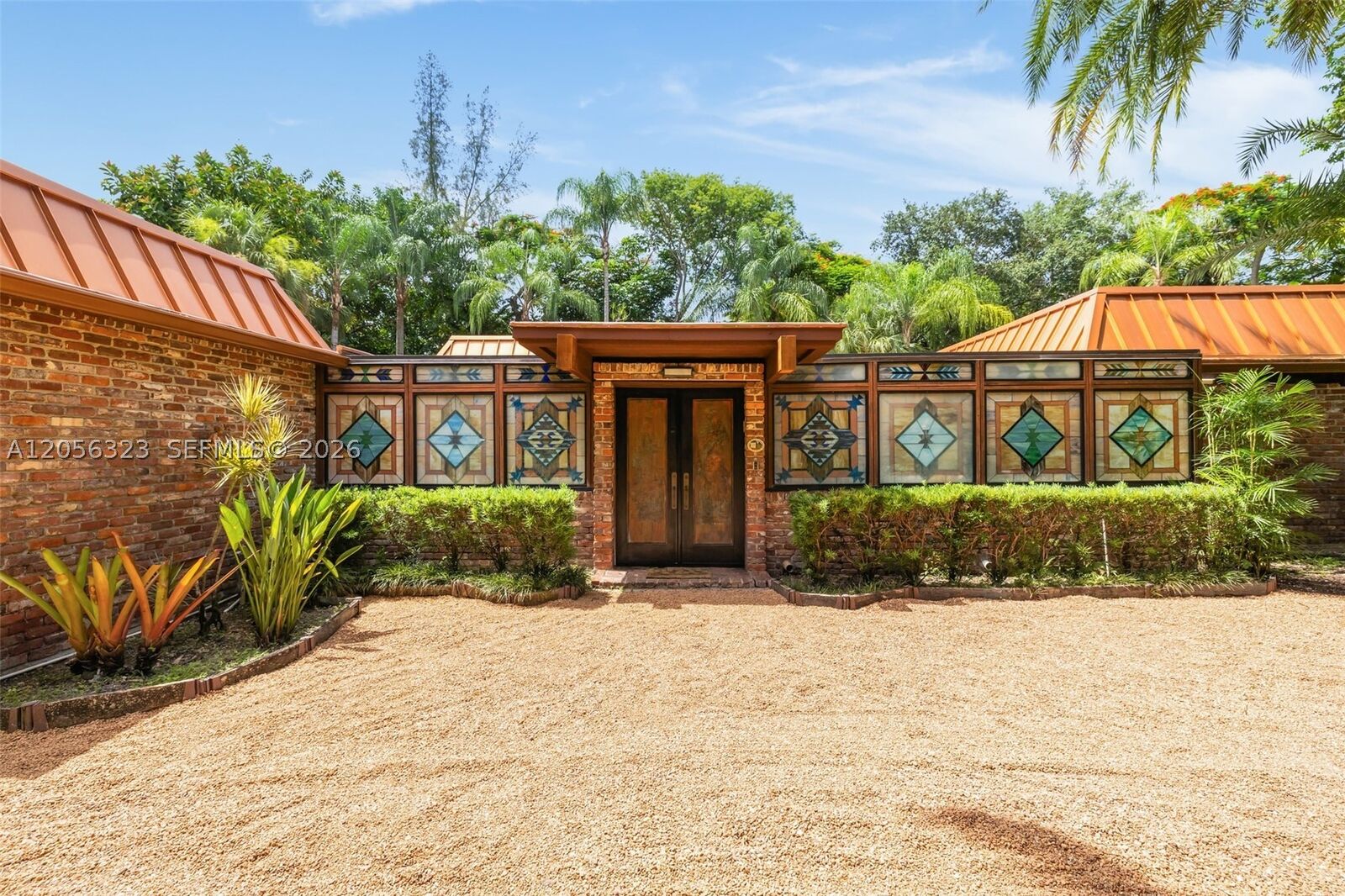 Property Photo:  10520 SW 124th St  FL 33176 