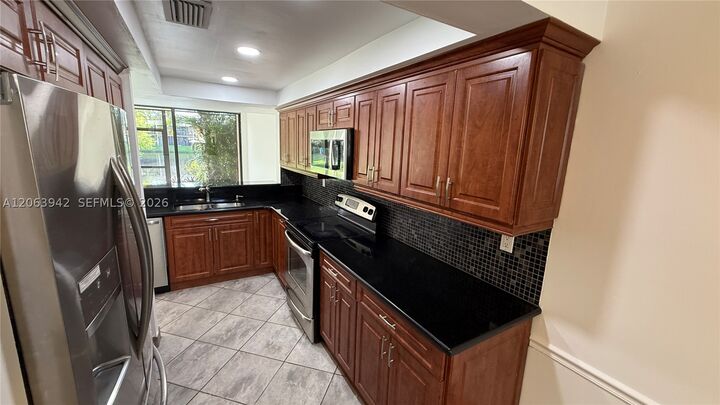 Property Photo: 2961 SW 87th Ave 301 FL 33328