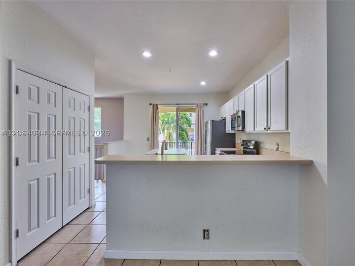 Property Photo: 3182 N Greenleaf Cir FL 33426