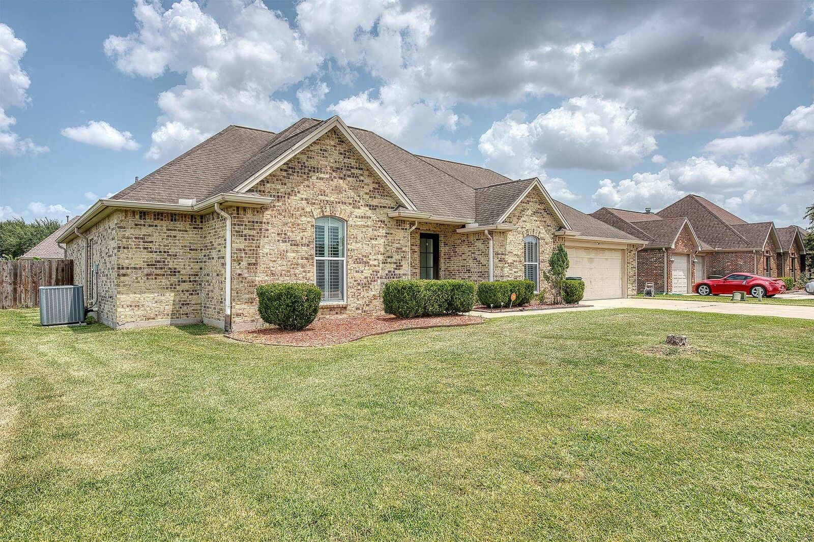 Property Photo: 7930 Sweetbay TX 77707