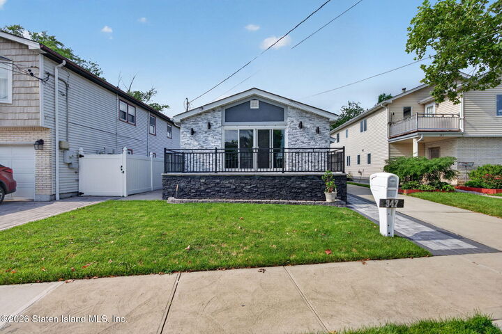 Property Photo:  347 Katan Avenue  NY 10308 