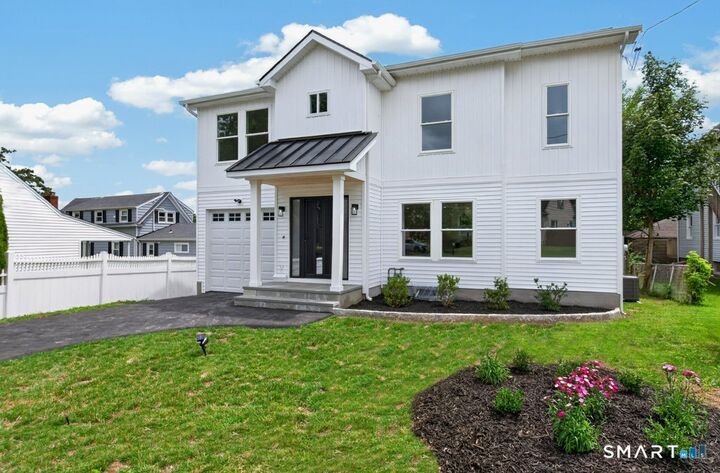 Property Photo:  741 Old Stratfield Road  CT 06825 