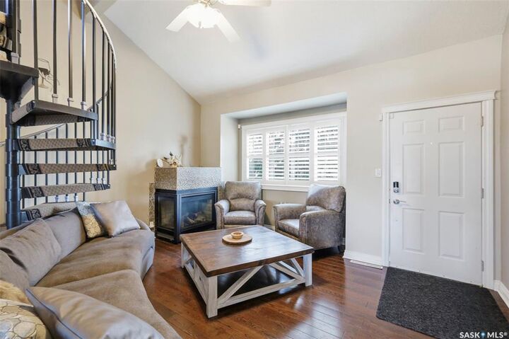 Property Photo: 816 Empress Street SK S7K 0Y4
