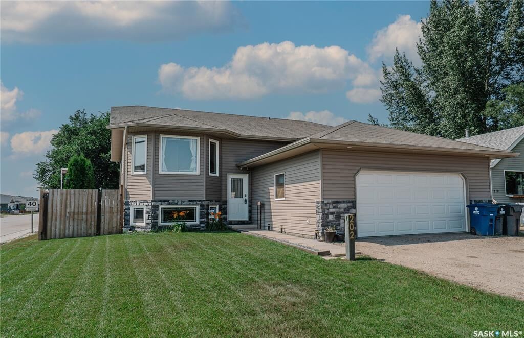 Photo de la propriété:  202 Haichert Street  SK S0K 4S0 