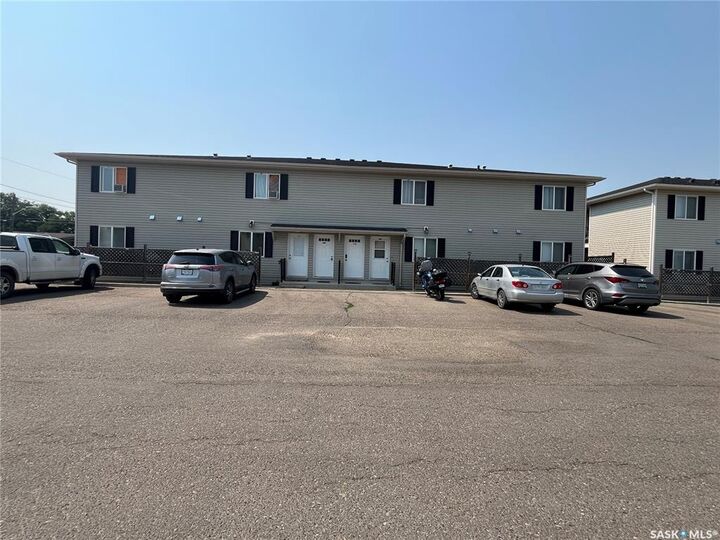 825 Gladstone Street E 102 — photo 1