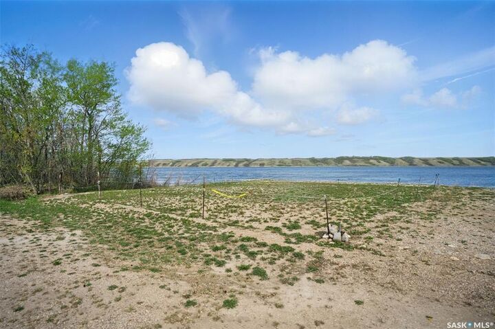 Property Photo:  100 Maclachlan Avenue  SK S0K 4T1 