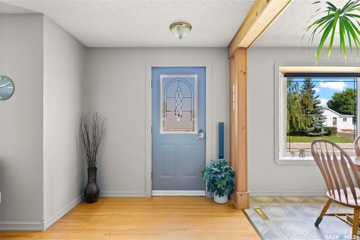 Property Photo: 433 9th Avenue W SK S0A 2P0