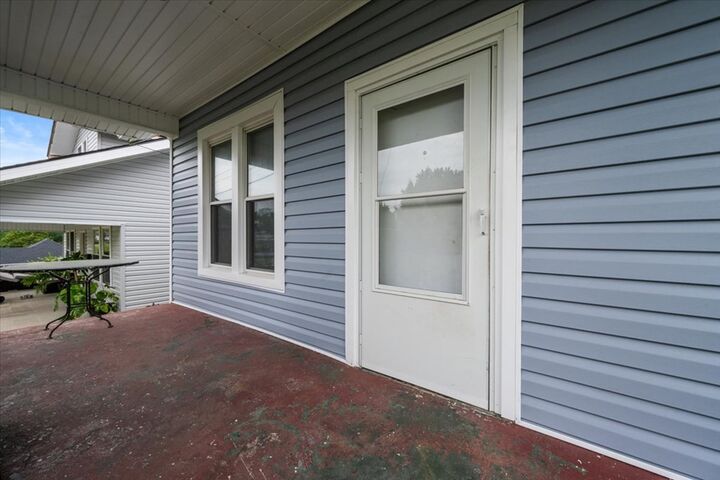 Property Photo:  1005 Russell St  VA 24201 