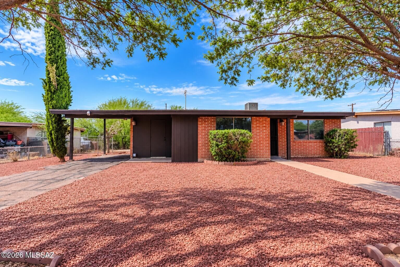 Property Photo: 310 W Santa Luisa Street AZ 85706