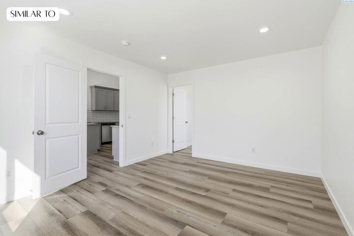 Property Photo: 2166 S Elm Pl WA 99337