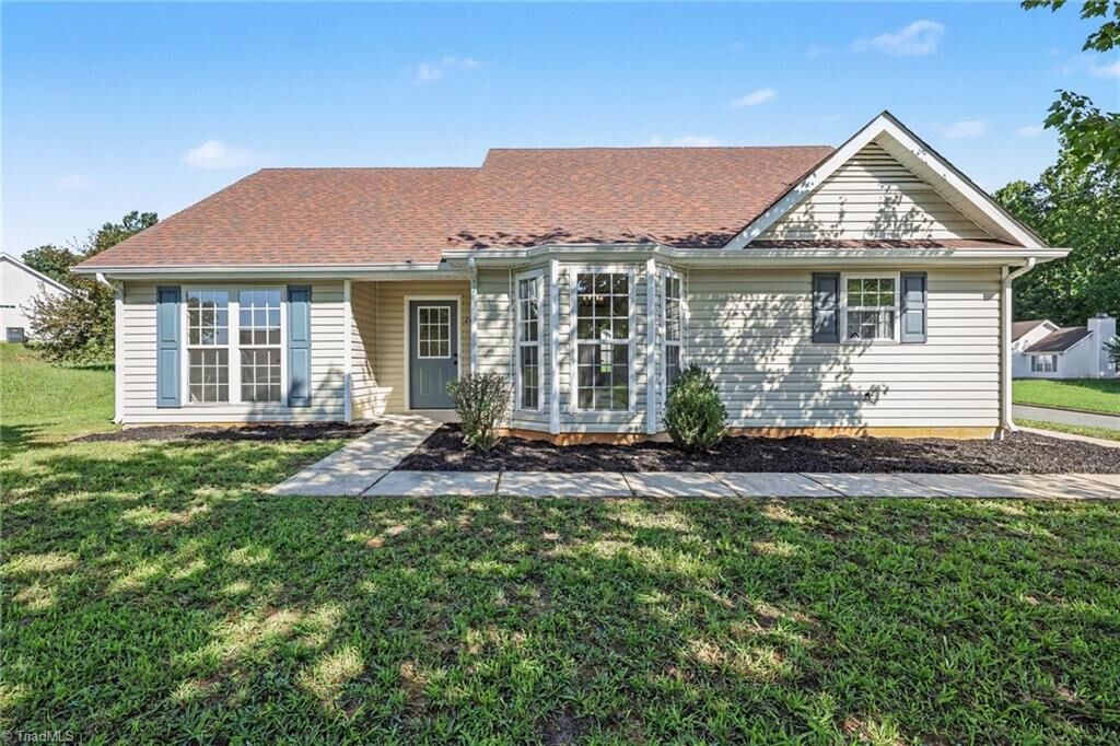 Property Photo: 2406 Glen Laurel Drive NC 27406