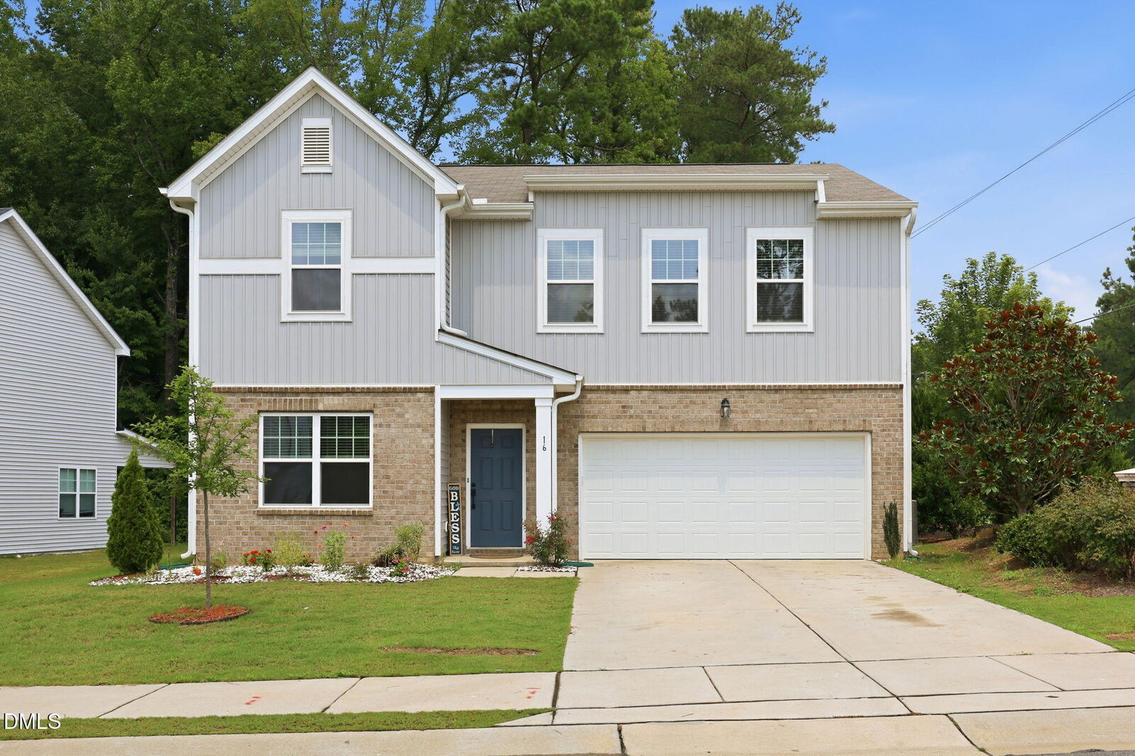 Property Photo:  16 Lynnridge Drive  NC 27501 