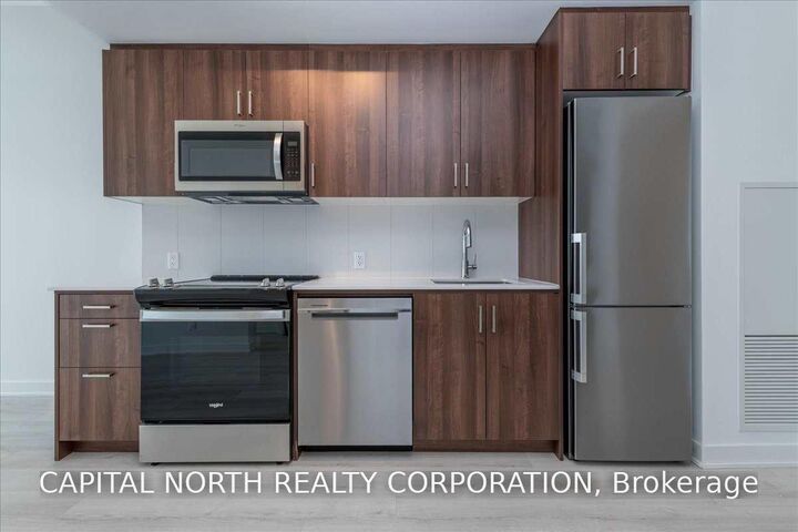 Property Photo:  681 Yonge Street 616  ON L4N 4E8 