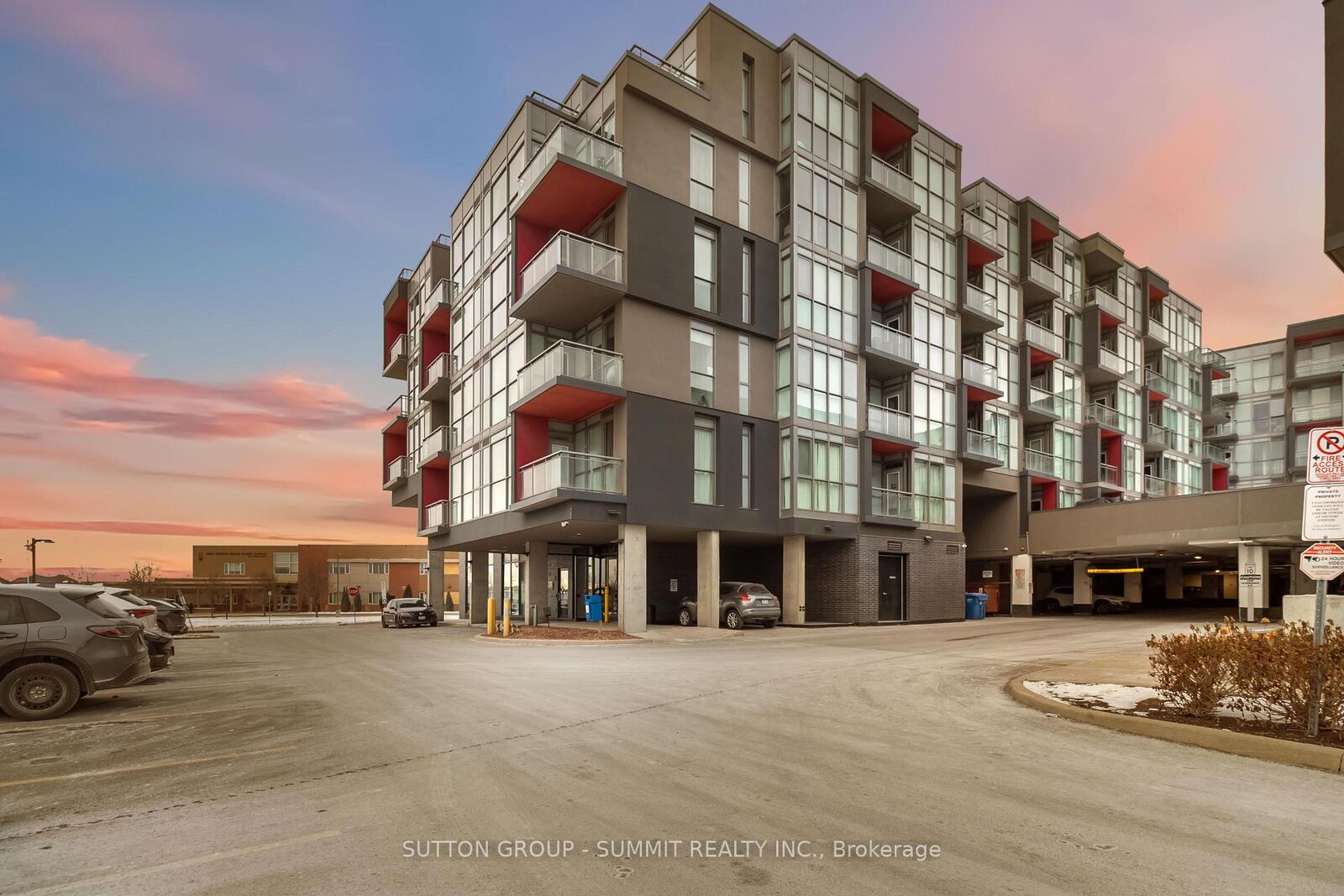 Property Photo: 5220 Dundas Street D422 ON L7L 0J4