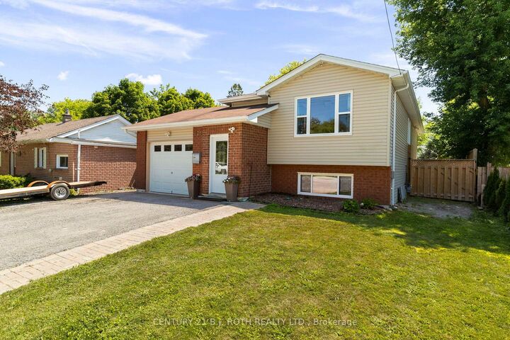 Property Photo:  128 Queen Street  ON L0M 1B0 