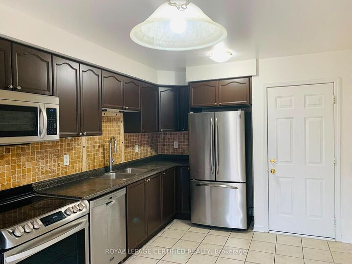 Property Photo:  866 Shepherd Place  ON L9T 6L8 