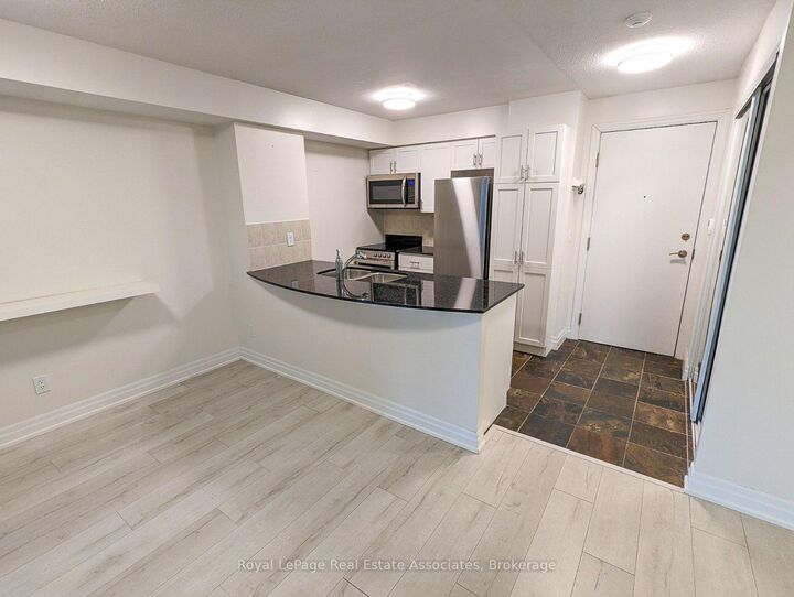 Property Photo:  2121 Lake Shore Boulevard W 509  ON M8V 4E9 