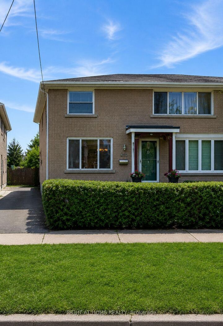 Property Photo:  139 Vauxhall Drive  ON M1P 1R5 