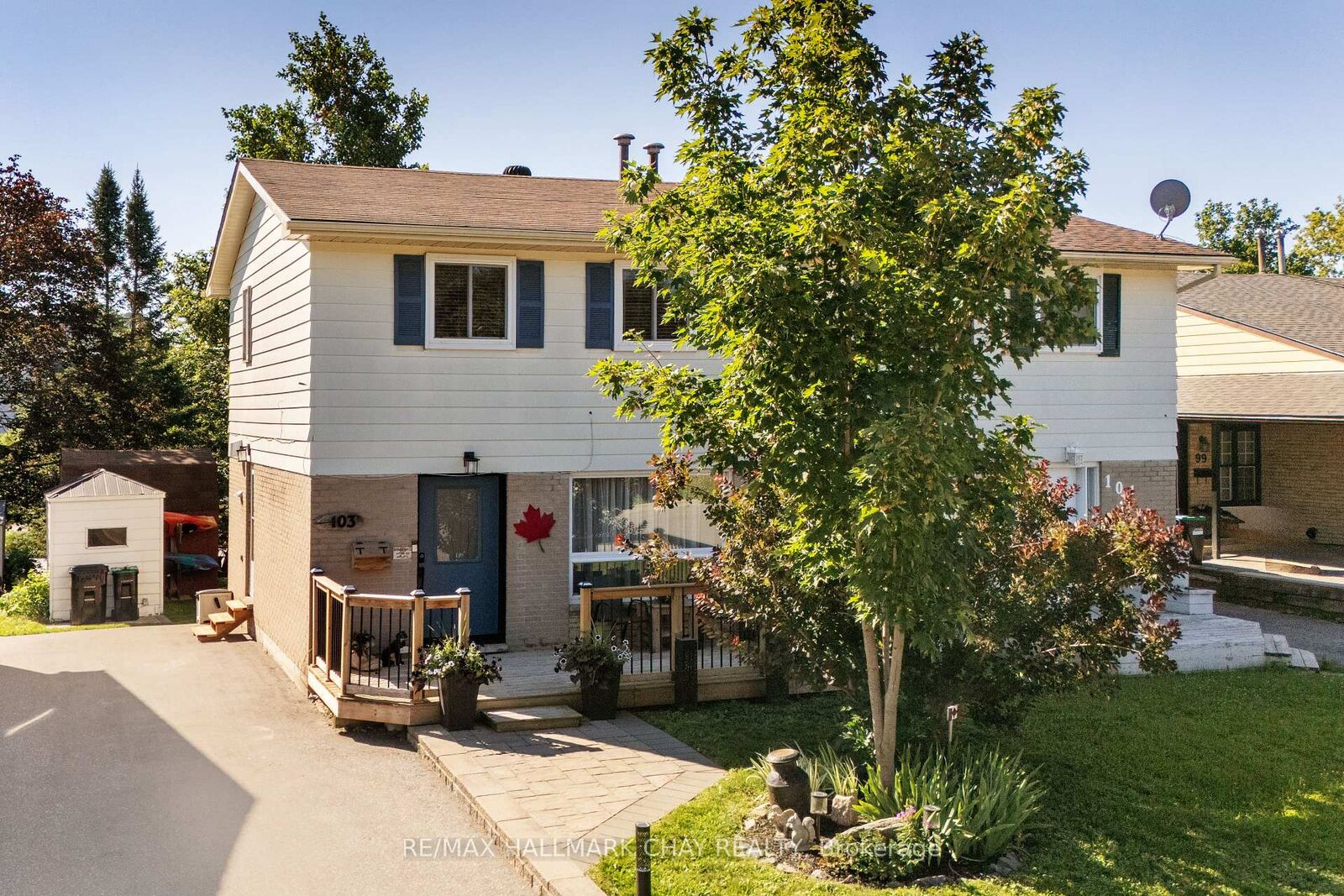 Property Photo: 103 Daphne Crescent ON L4M 2Y7