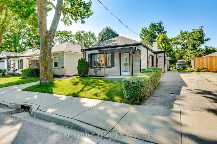 Property Photo: 1039 Frances Street ON N5W 2L8