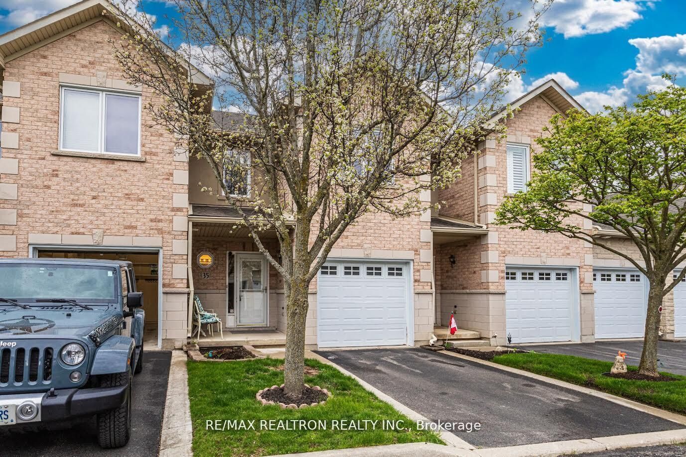 Property Photo: 81 Valridge Drive 35 ON L9G 5B6