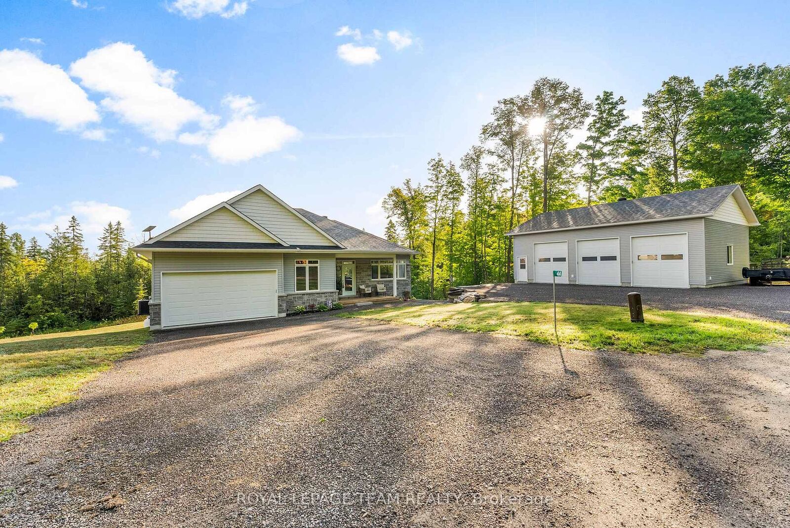 Property Photo: 44 Morning Flight Court ON K0J 1H0
