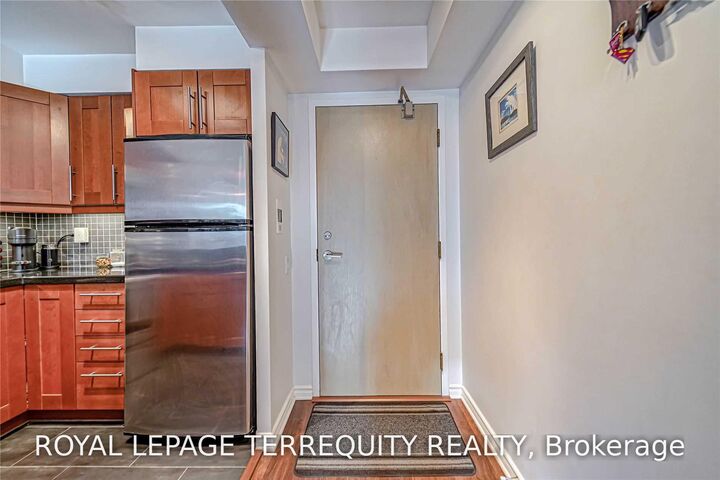 Property Photo:  942 Yonge Street 319  ON M4W 3S8 