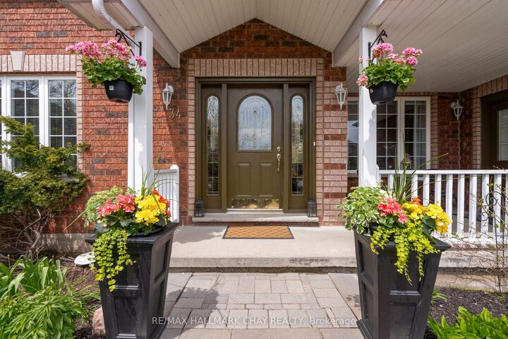 Property Photo: 34 Crompton Drive ON L4M 6N1
