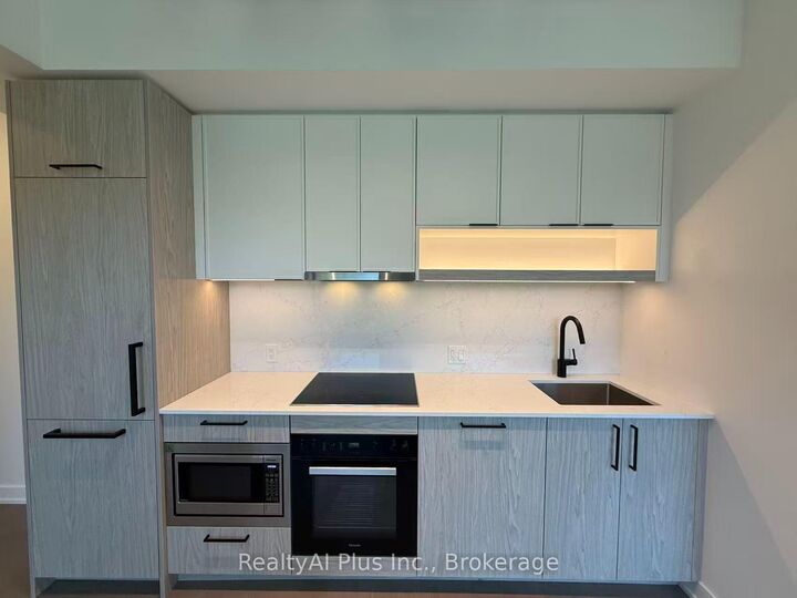 Property Photo:  91 Montclair Avenue 606  ON M5P 0B1 