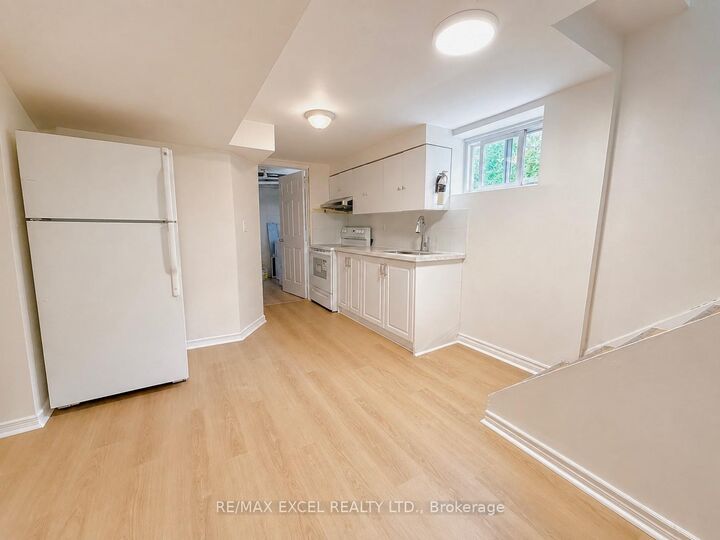 Property Photo: 39 Commons Drive Lower ON M1T 1E3