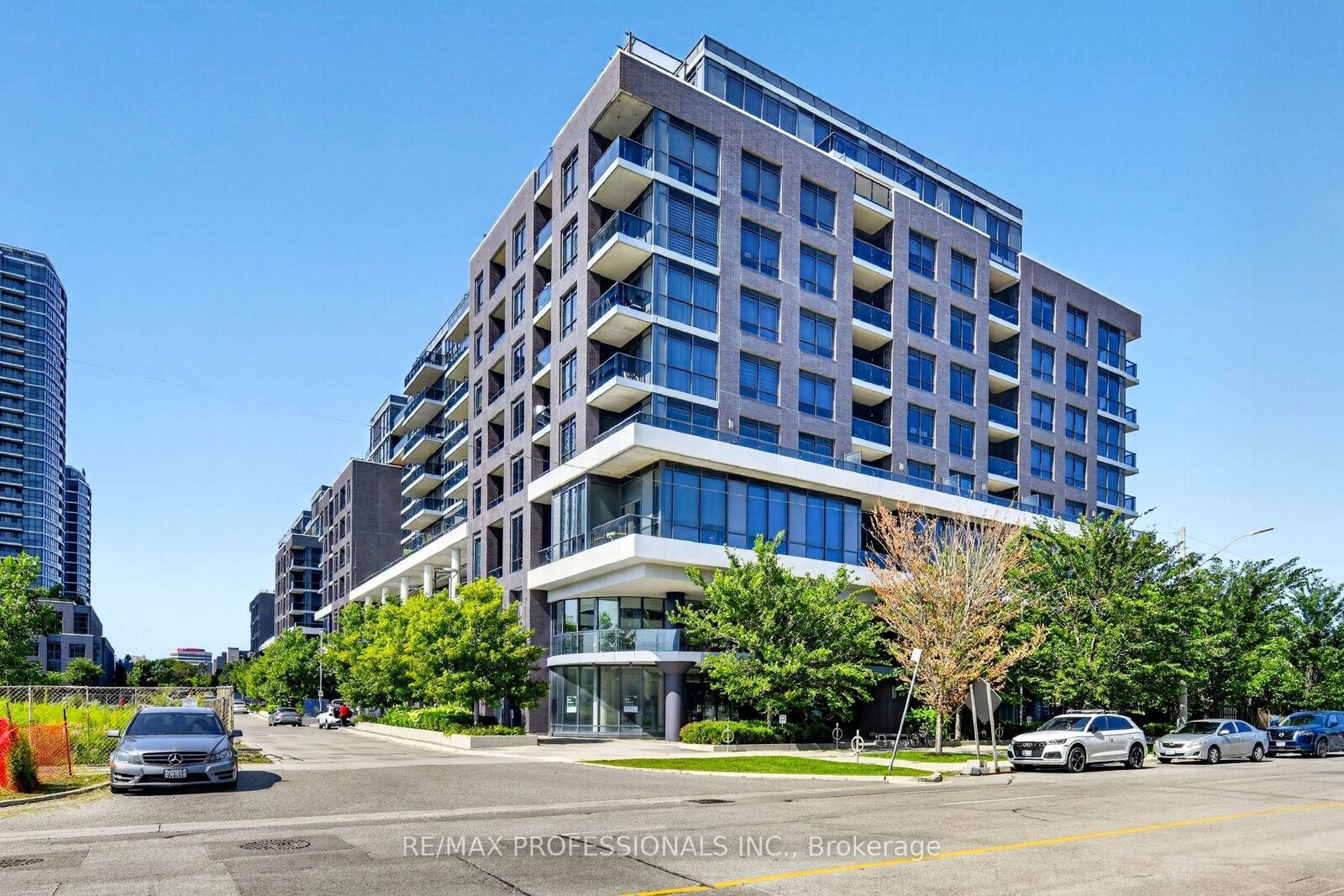 Property Photo: 10 Gibbs Road 406 ON M9B 0E2