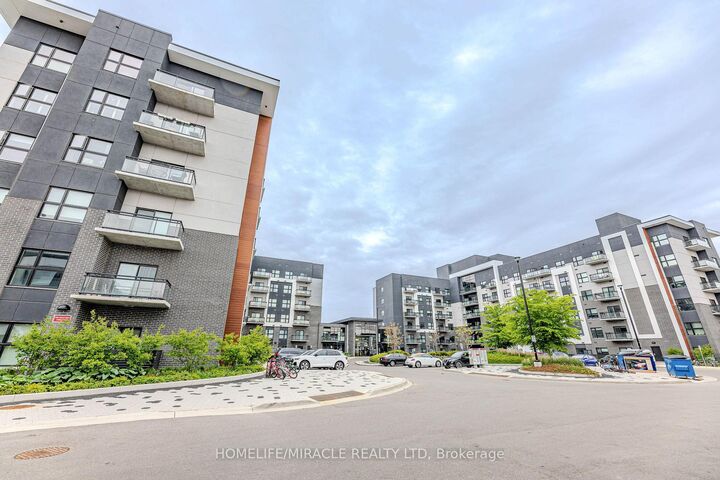 Property Photo: 102 Grovewood Common N/A 215 ON L6H 0X2