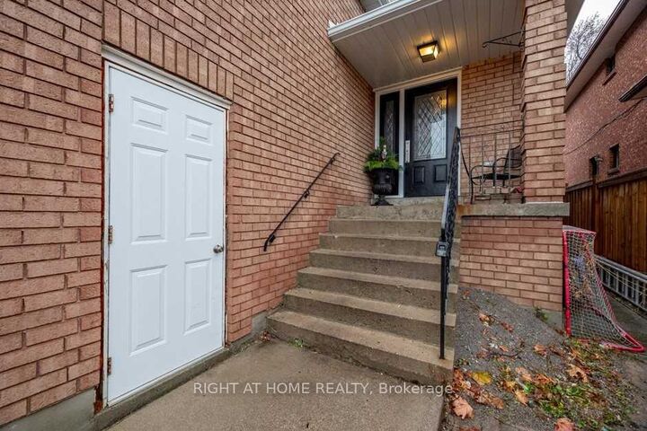 Property Photo:  58 Park Street  ON M1N 2N7 