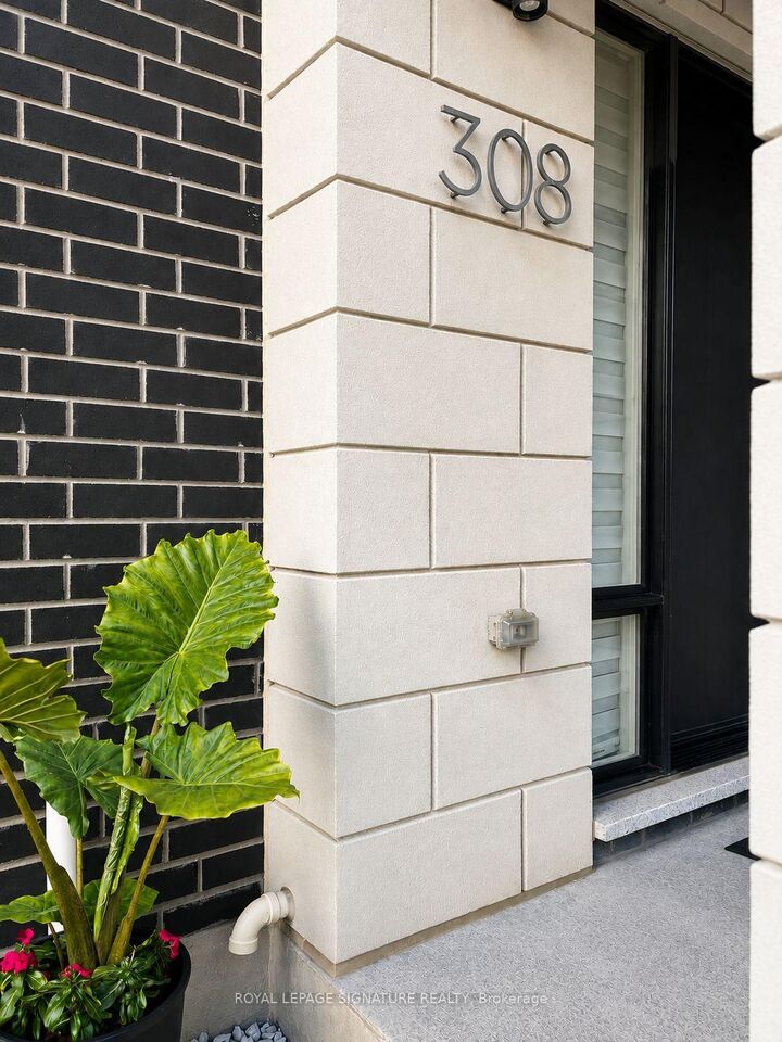 Property Photo: 308 King Road ON L4E 1H4