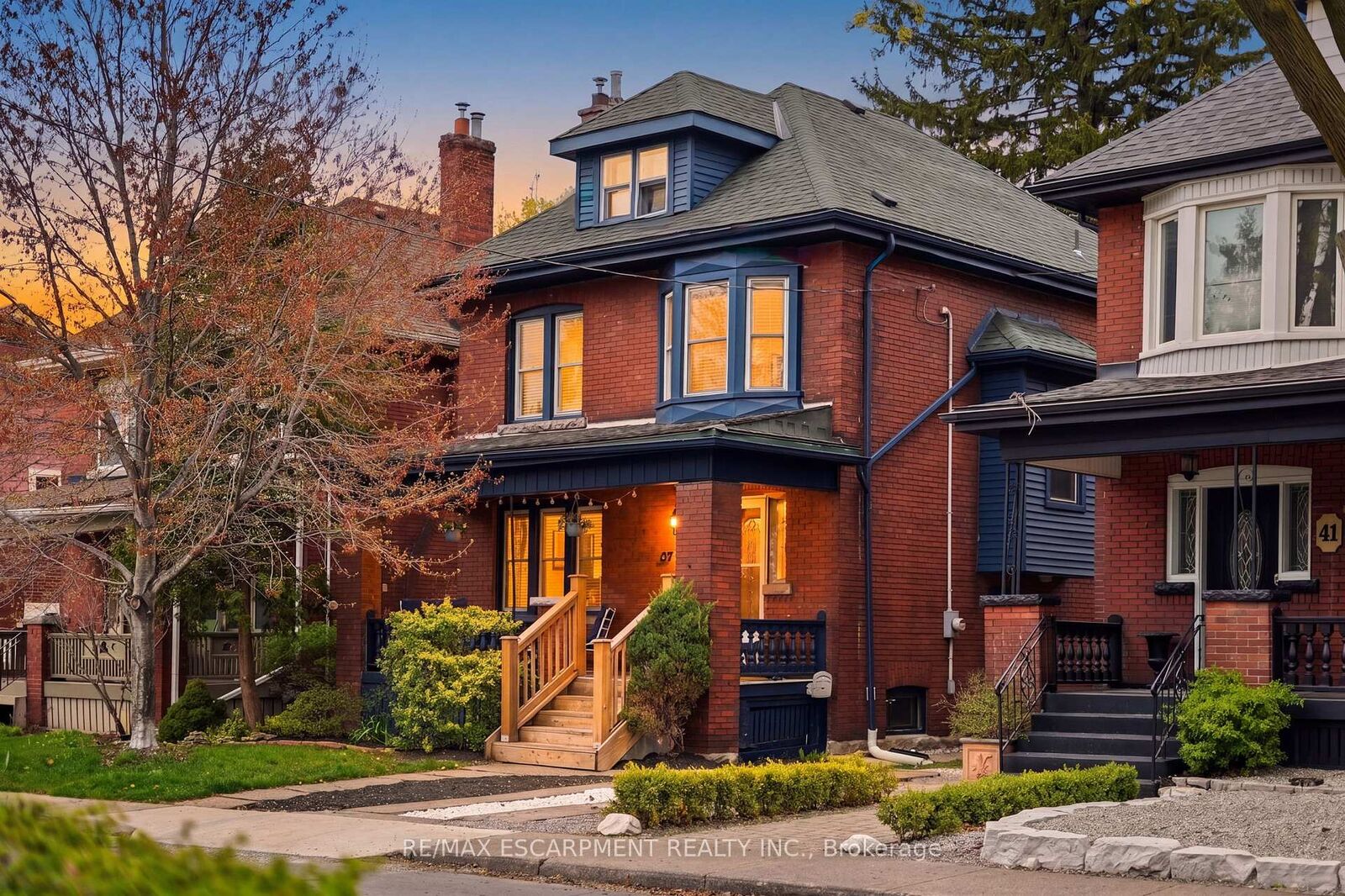 Property Photo:  37 Connaught Avenue S  ON L8M 3C3 