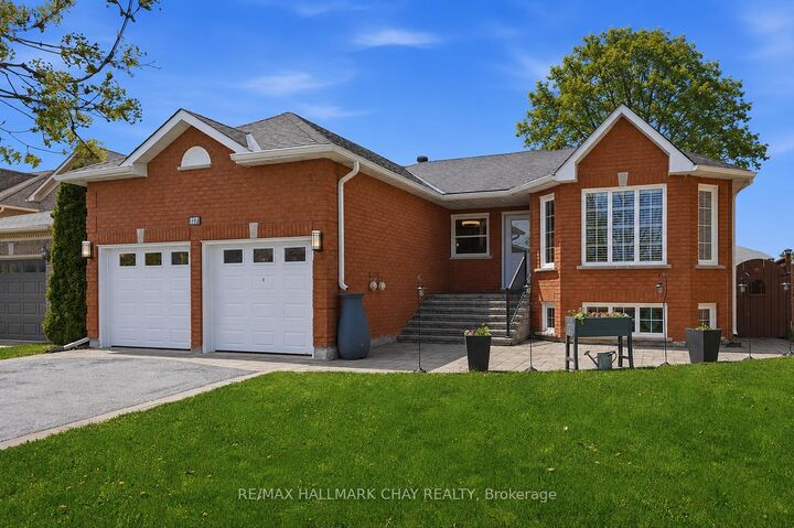 Property Photo: 117 Brown Street ON L4N 7V7