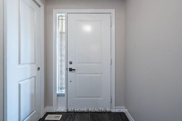 Property Photo: 10 Cittadella Boulevard ON L8J 3H5