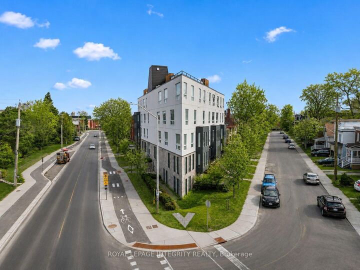 Property Photo: 150 Greenfield Avenue 204 ON K1S 0X8