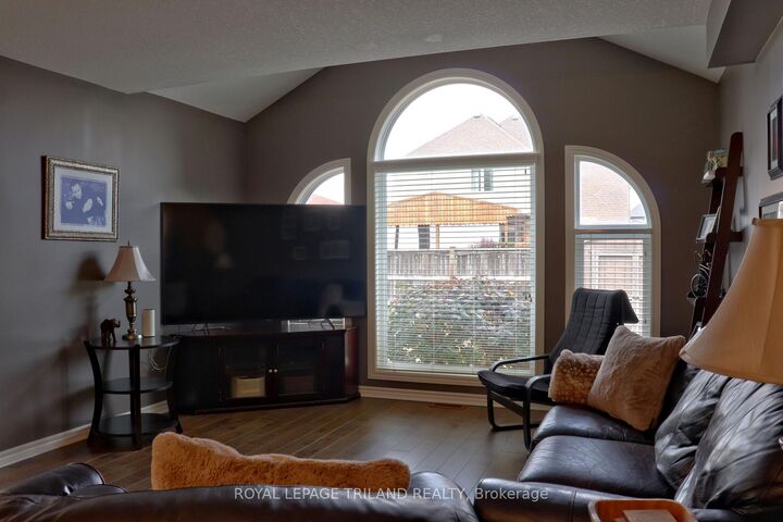 Property Photo: 1842 Gough Avenue ON N5X 4P6