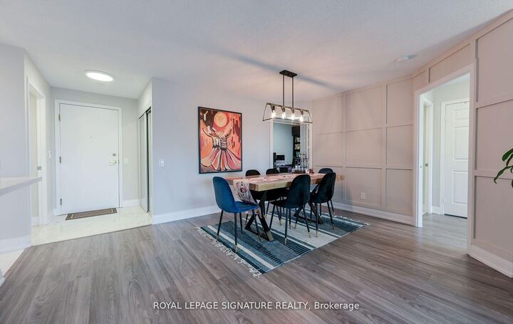 Property Photo: 25 Kingsbridge Garden Circle 1126 ON L5R 4B1