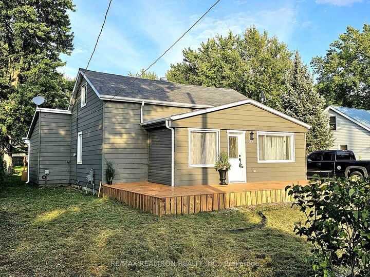 23 Ella Street S — photo 1